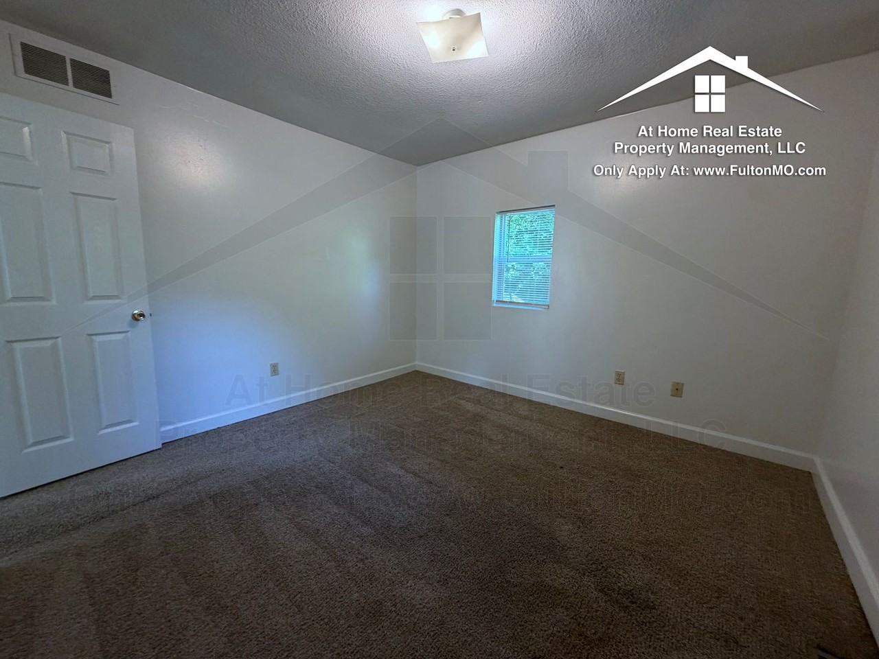 1514 Monroe St - Photo 7 of 20