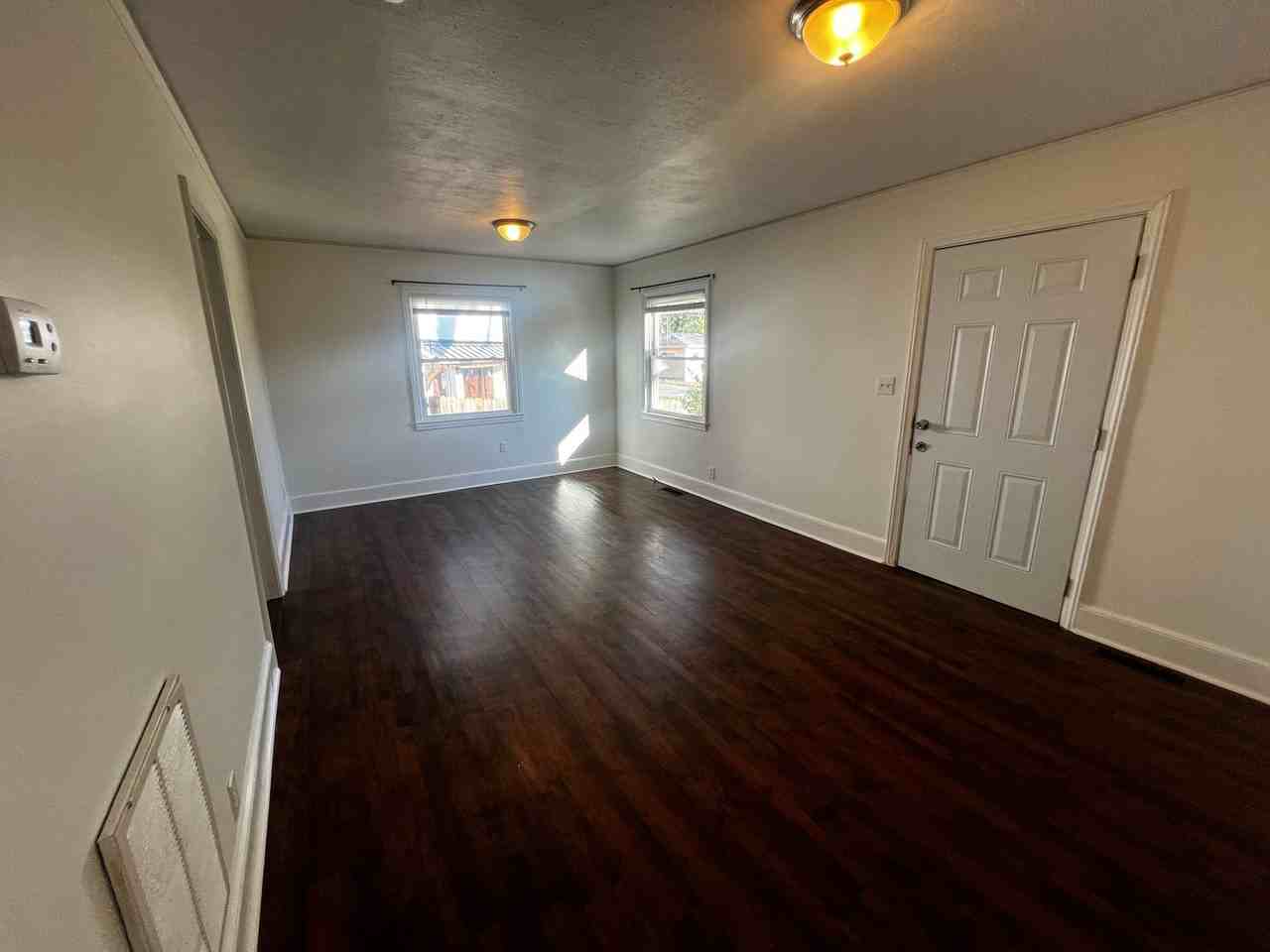 4 Prancer Ave - Photo 2 of 9