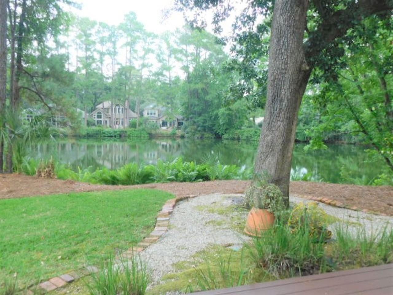 20 Toppin Dr - Photo 4 of 41