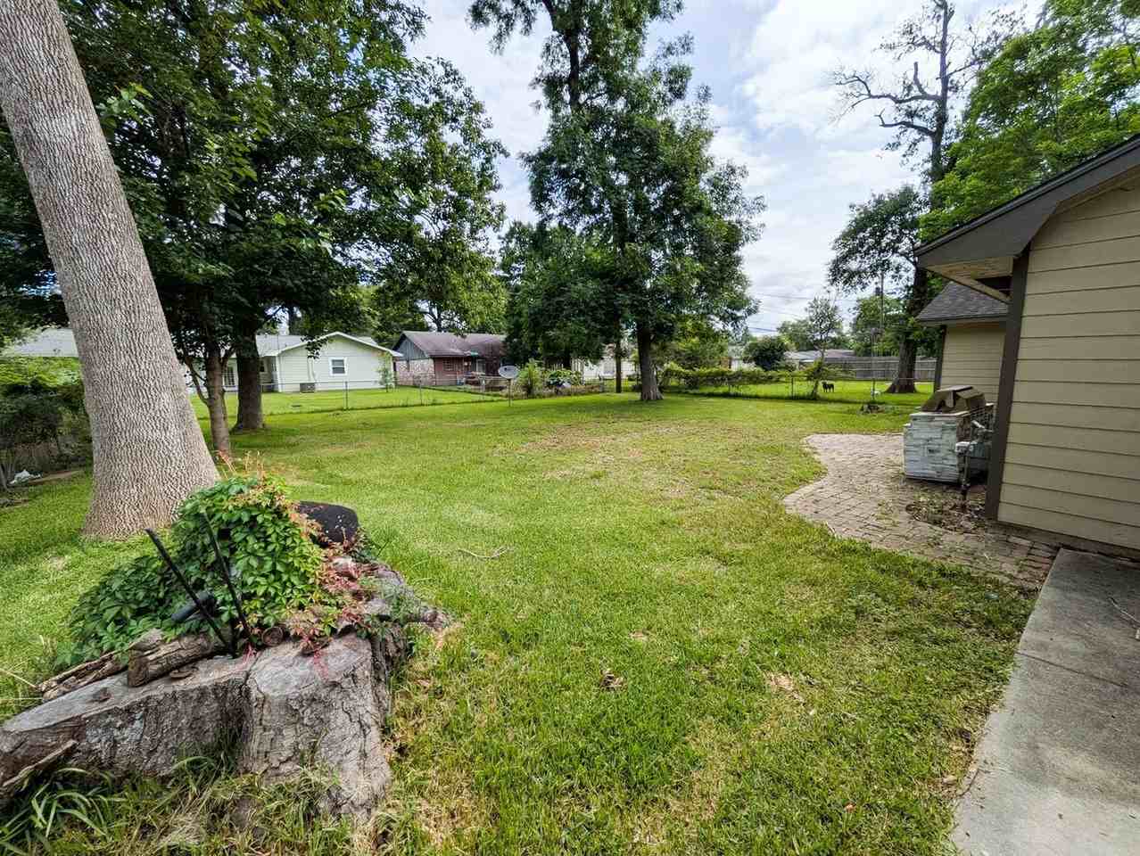 5110 Laurel St - Photo 2 of 19