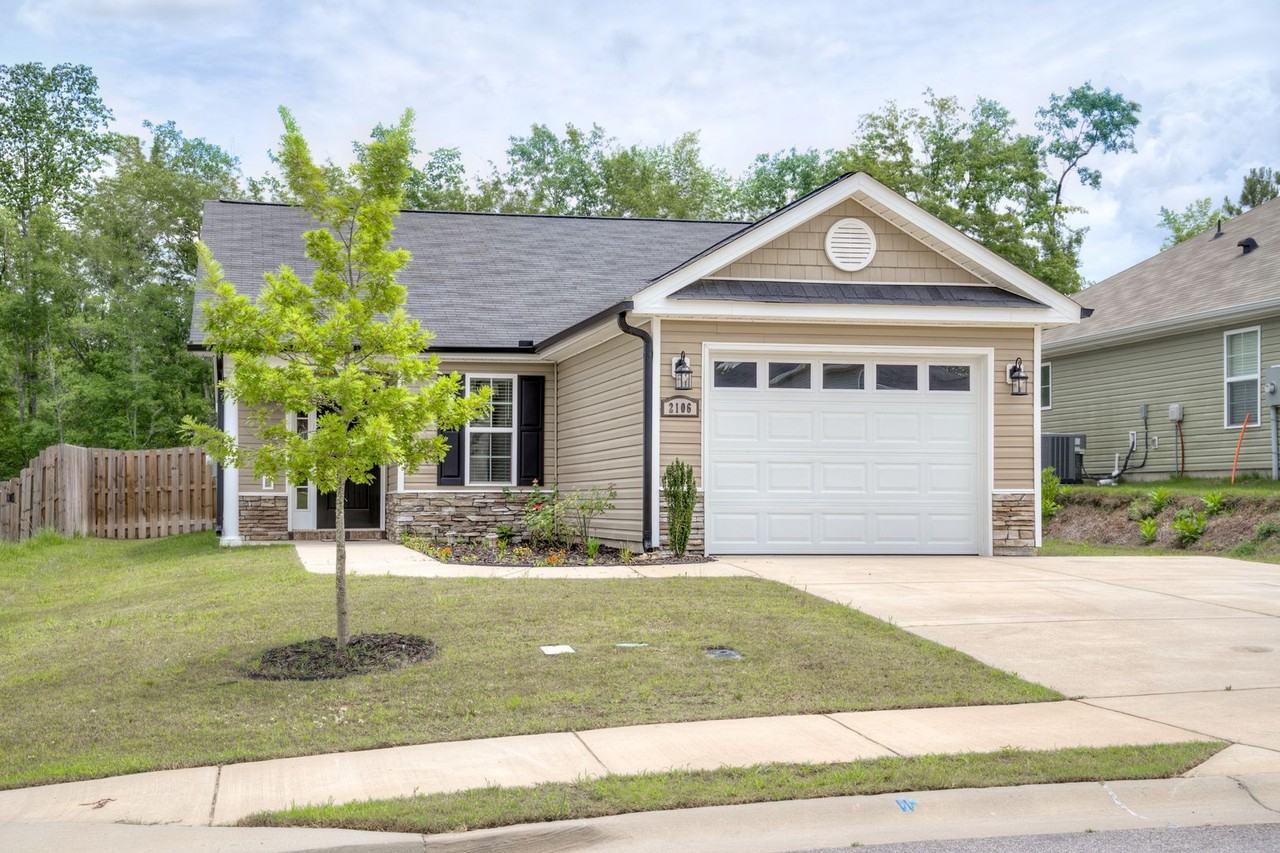 2106 Collister Ct - Photo 4 of 32