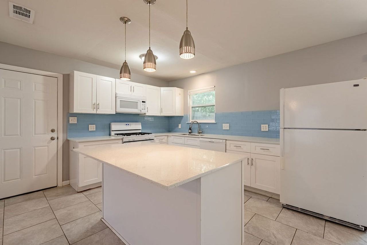 310 E Grady Dr - Photo 5 of 16
