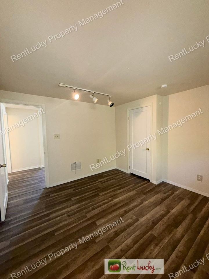 5154 S Augusta St #A - Photo 6 of 12