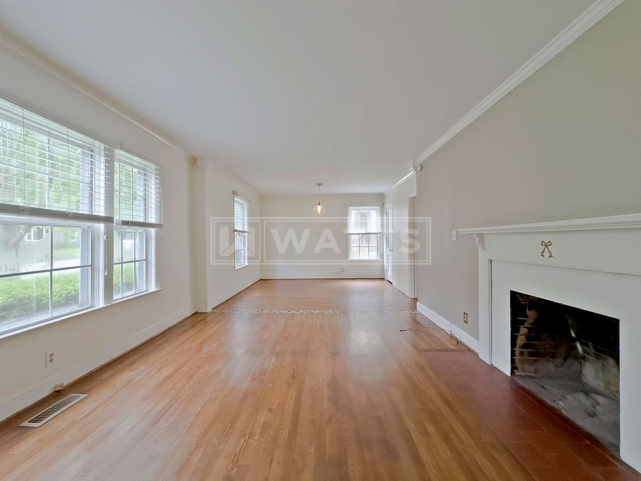 712 47th Way S - Photo 4 of 19