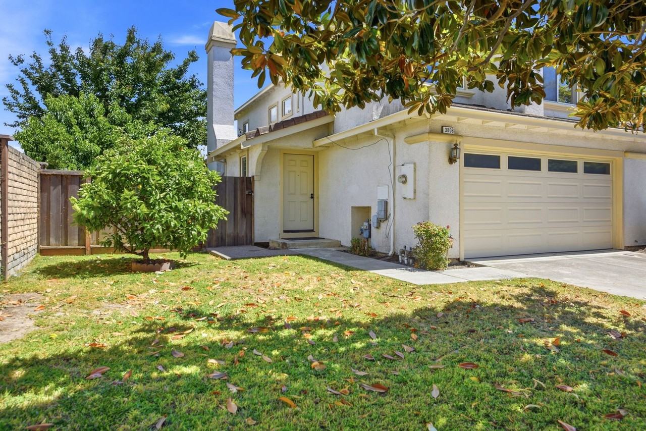 3808 Alder Ave - Photo 3 of 45