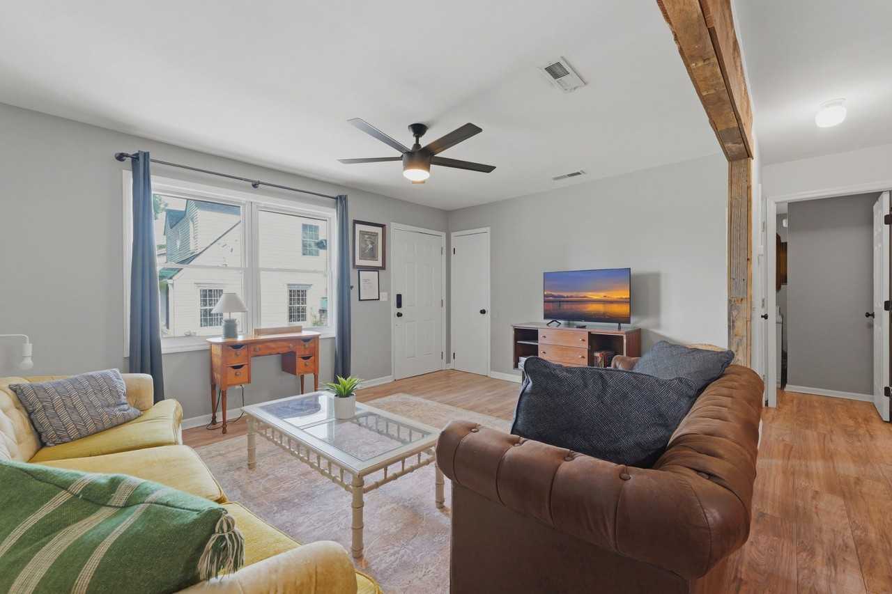 Fully Furnished **Move In Ready** Park Circle - Photo 5 of 13