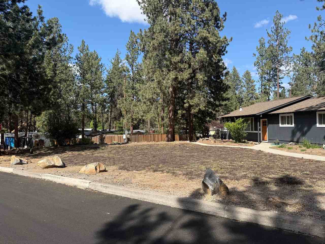 60874 Granite Dr - Photo 3 of 35