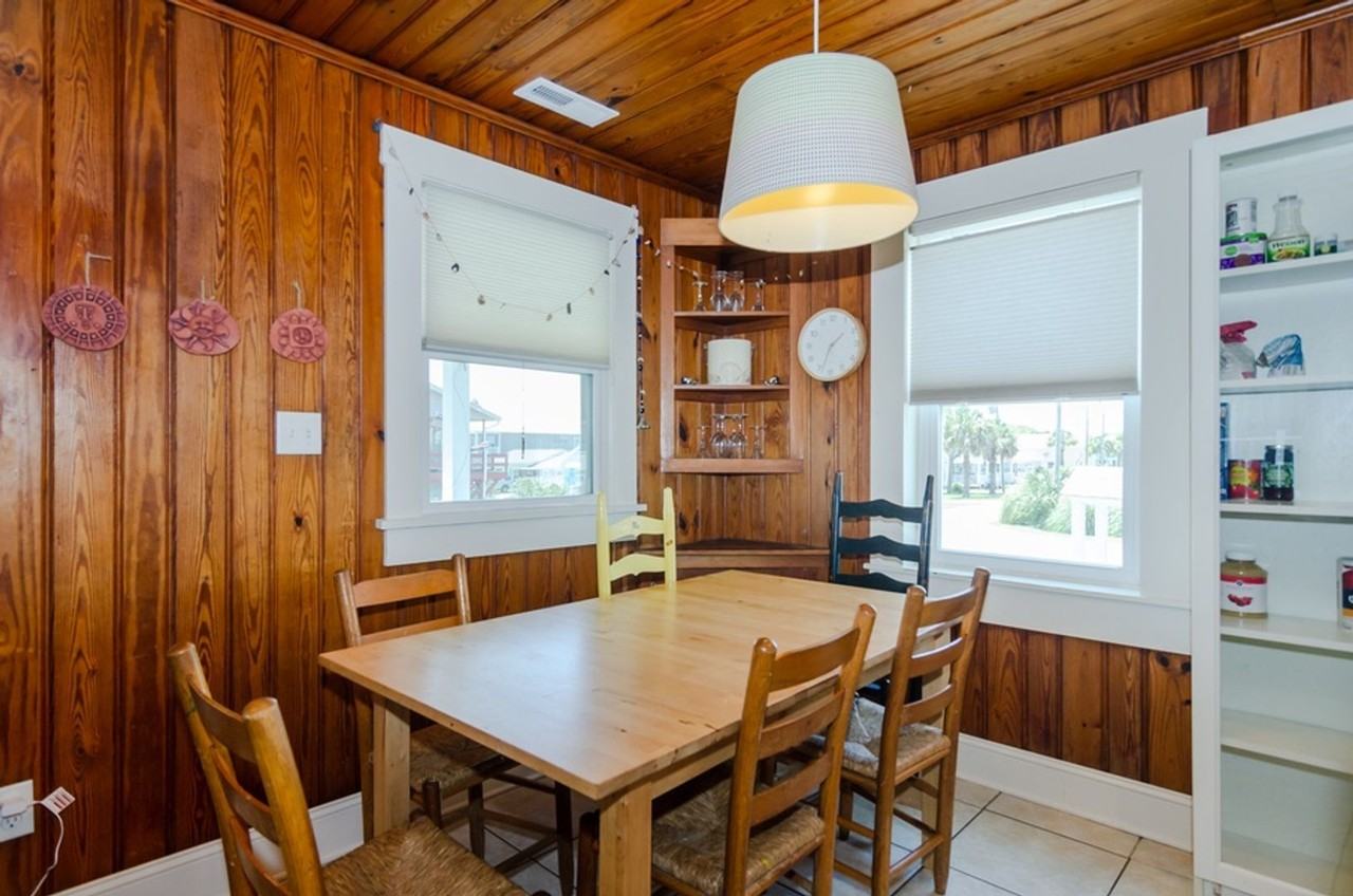 210 H Ave - Photo 4 of 44