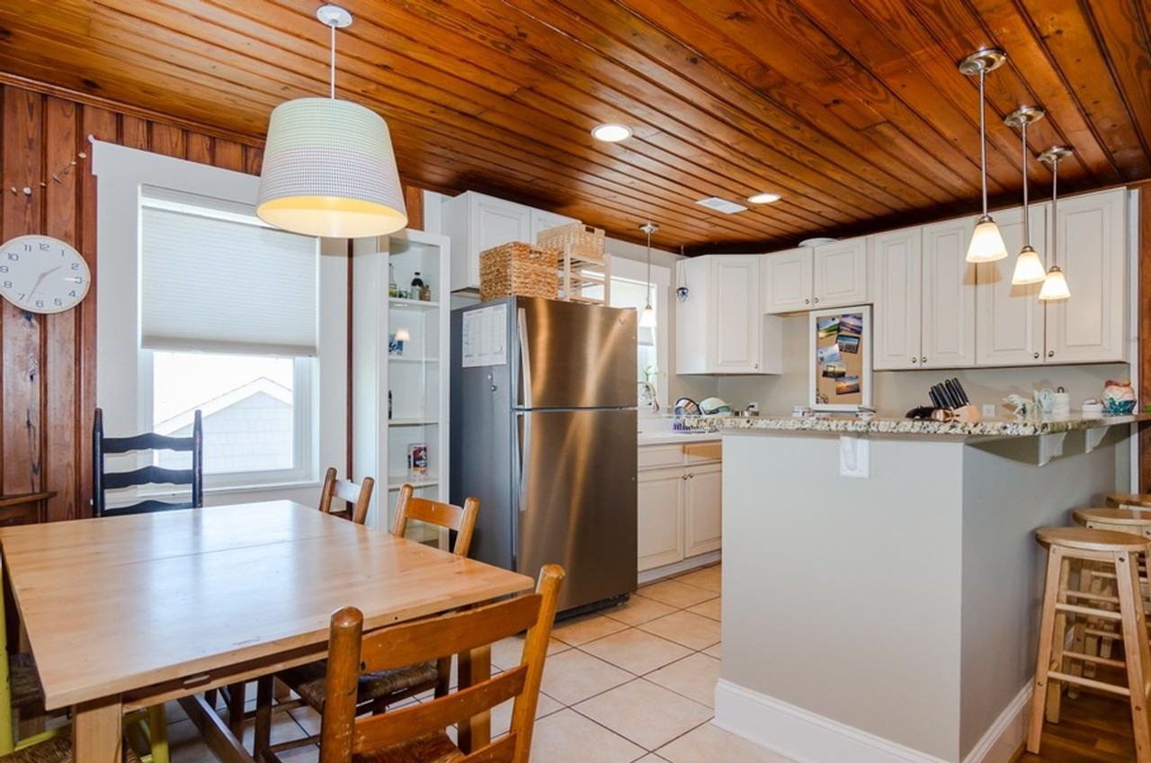 210 H Ave - Photo 5 of 44