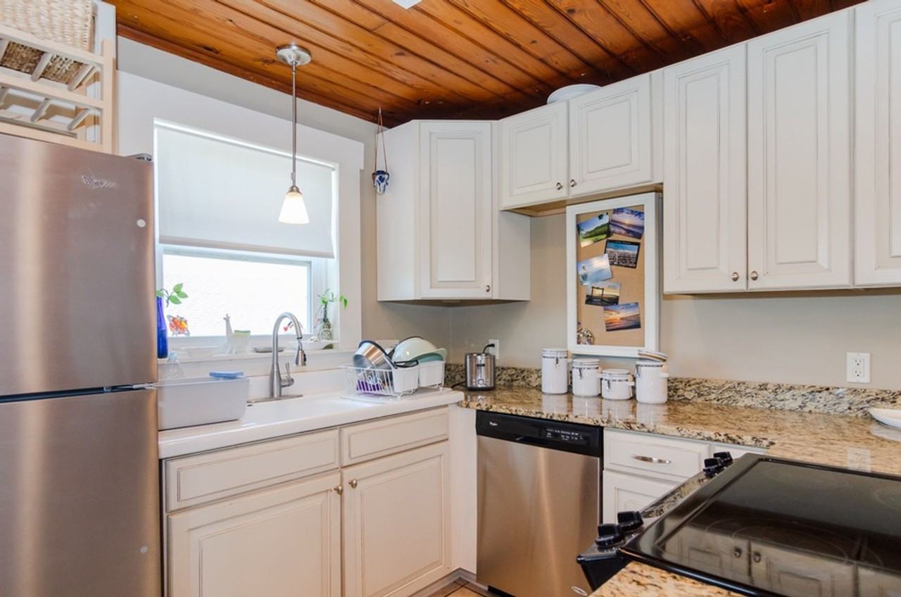 210 H Ave - Photo 6 of 44