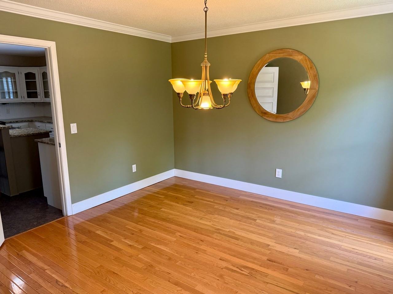 3053 Woodale Cir - Photo 2 of 21