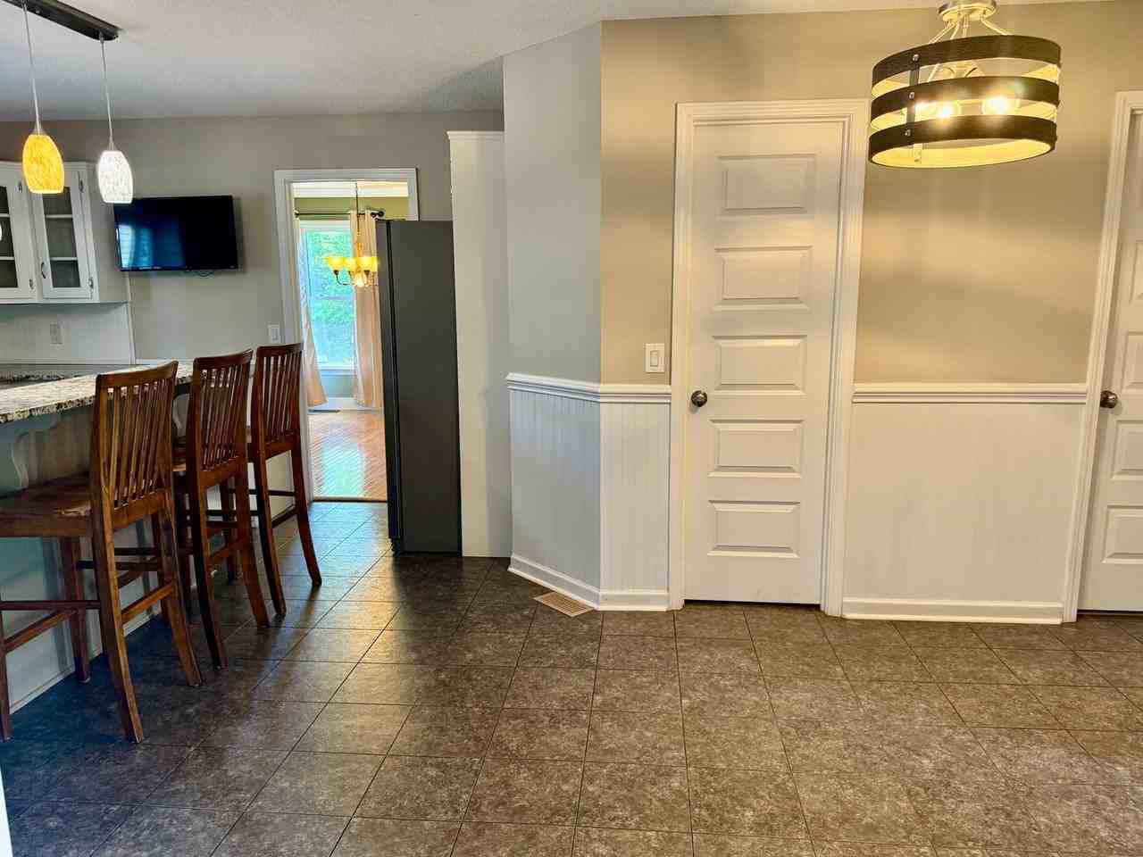 3053 Woodale Cir - Photo 5 of 21