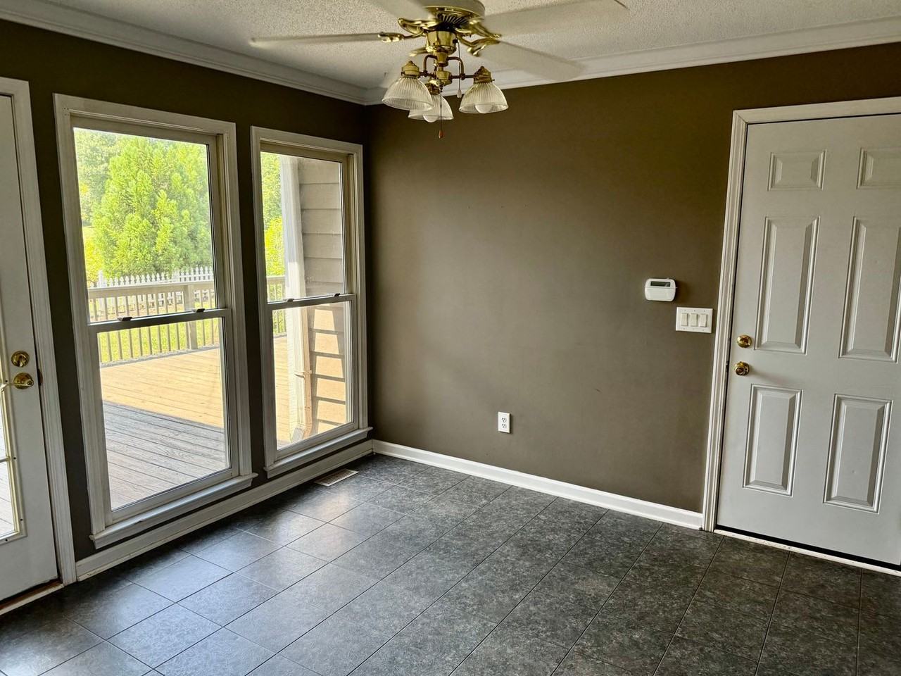 3053 Woodale Cir - Photo 6 of 21