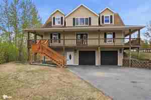 featured image of 1421 N Landmark Dr
