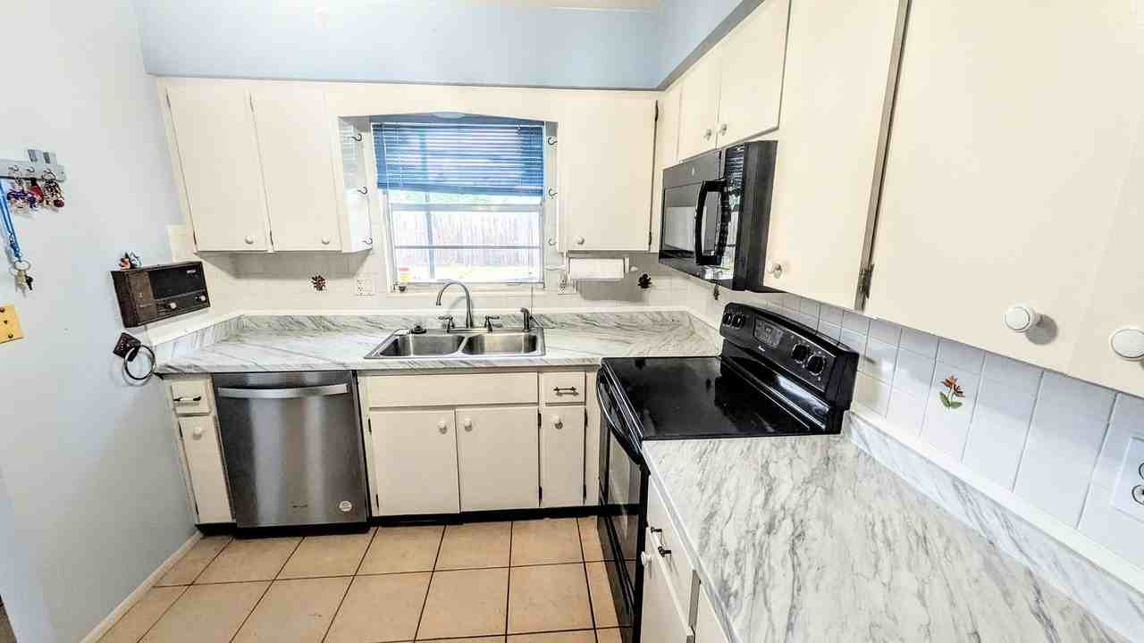 5417 Duncanwood Dr - Photo 6 of 26