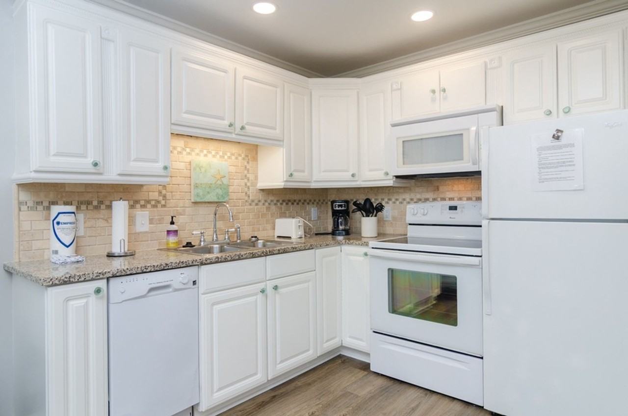 40 Lumina Ave N #101 - Photo 5 of 22