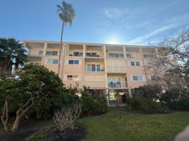 featured image of 1005 Gulf Blvd
