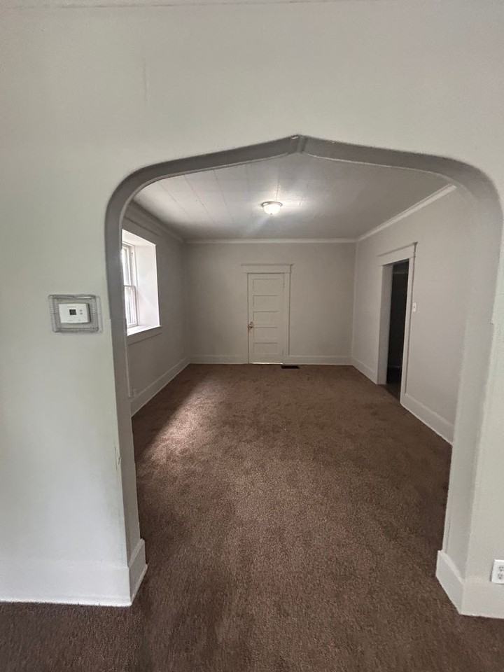 3410 Webster St - Photo 4 of 11
