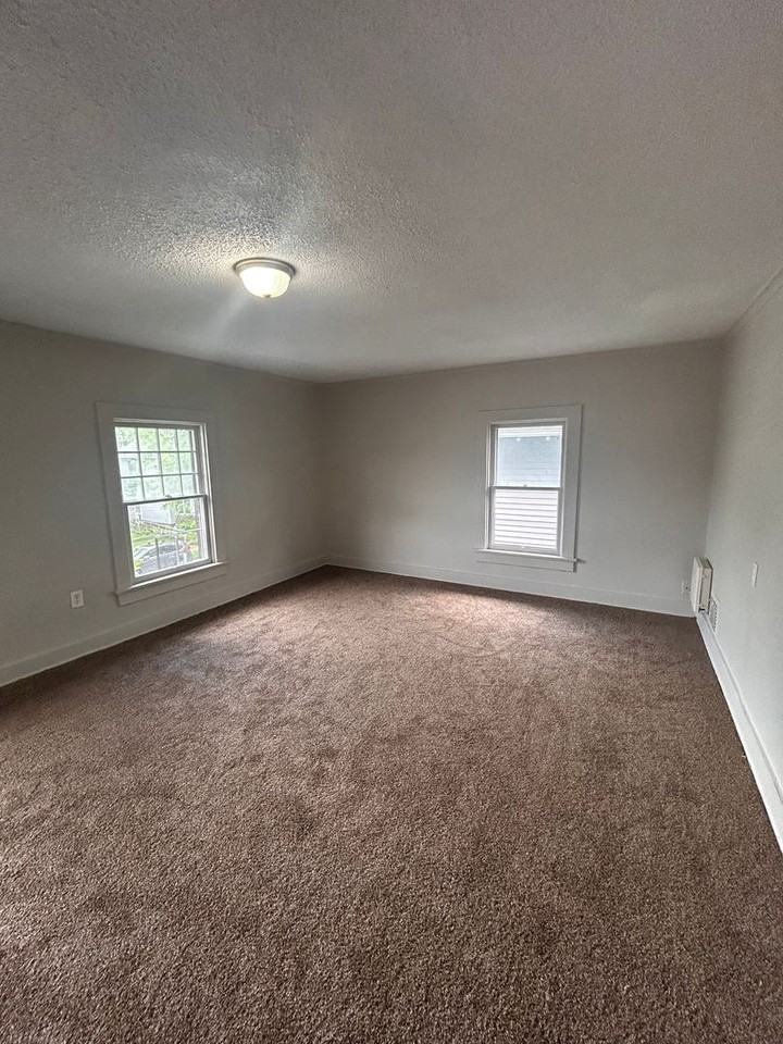 3410 Webster St - Photo 6 of 11