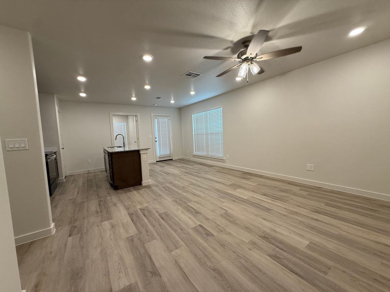 5518 Rice St - Photo 3 of 15
