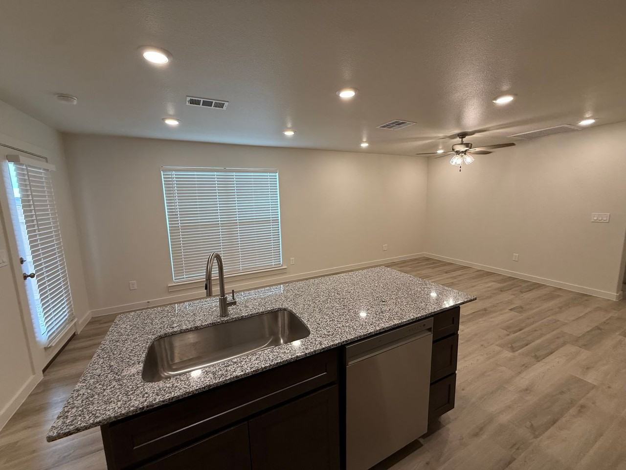 5518 Rice St - Photo 5 of 15