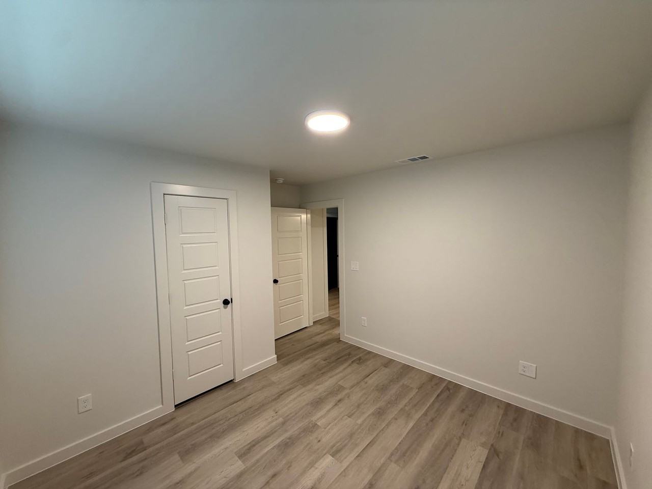5526 Rice St - Photo 6 of 13