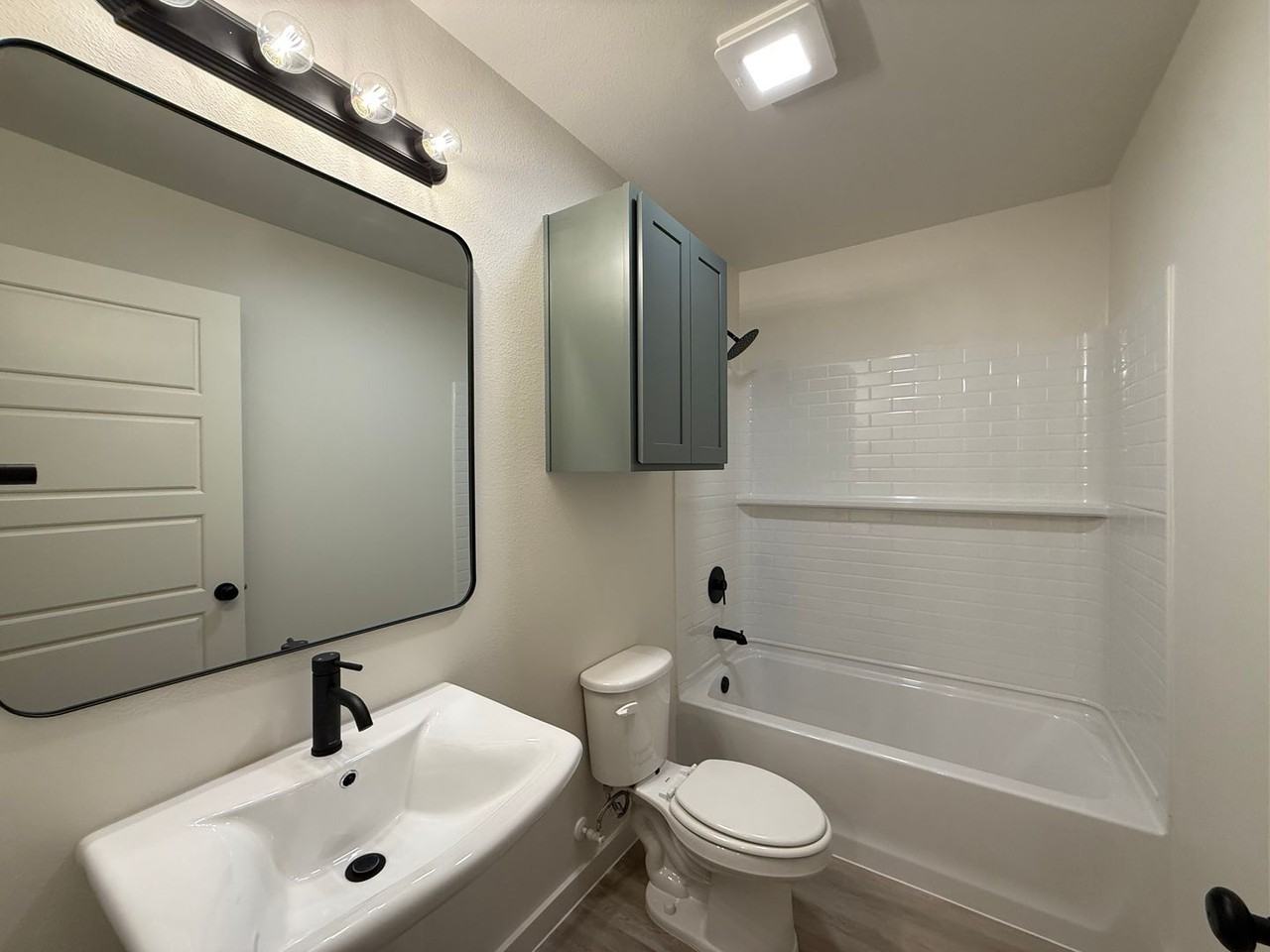 5526 Rice St - Photo 7 of 13