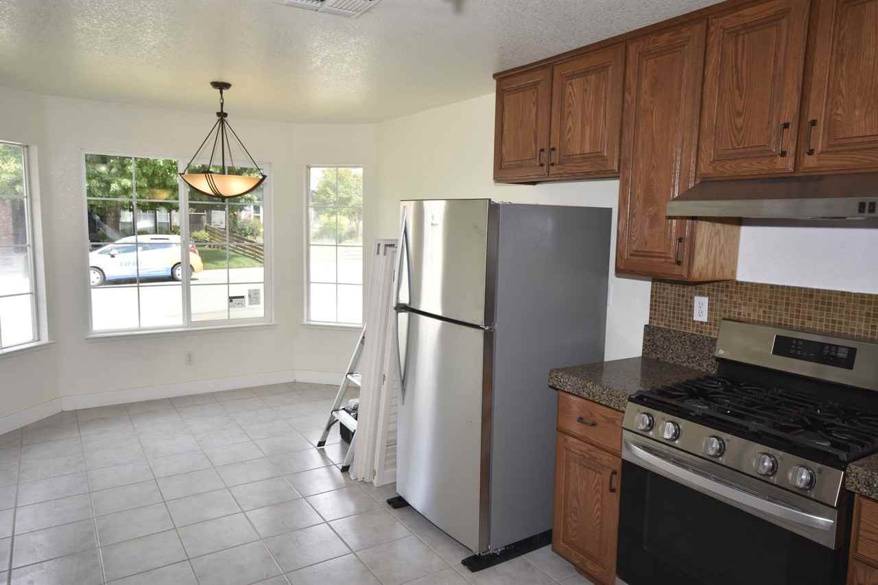 8717 Aspen Hill Ct - Photo 4 of 13