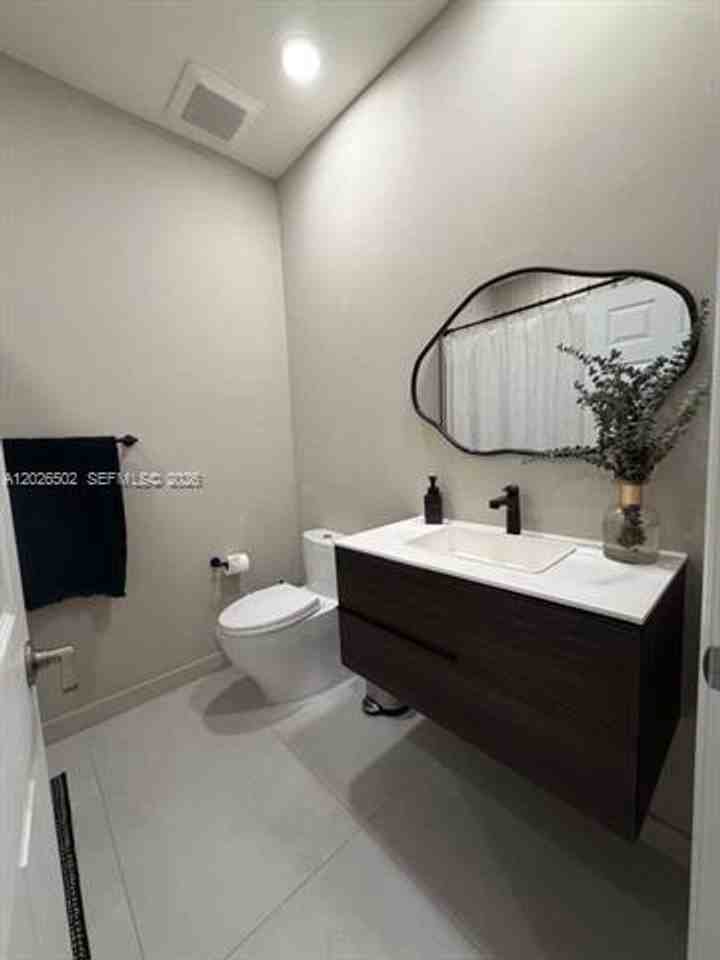 3332 W 108th St - Photo 3 of 32