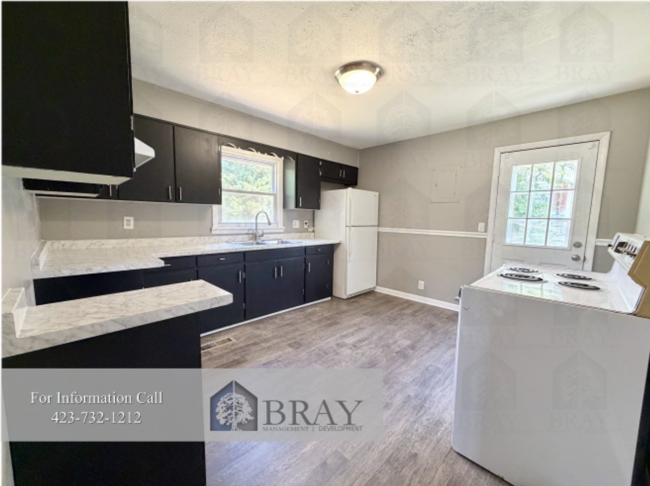 2412 Stewart St - Photo 4 of 14