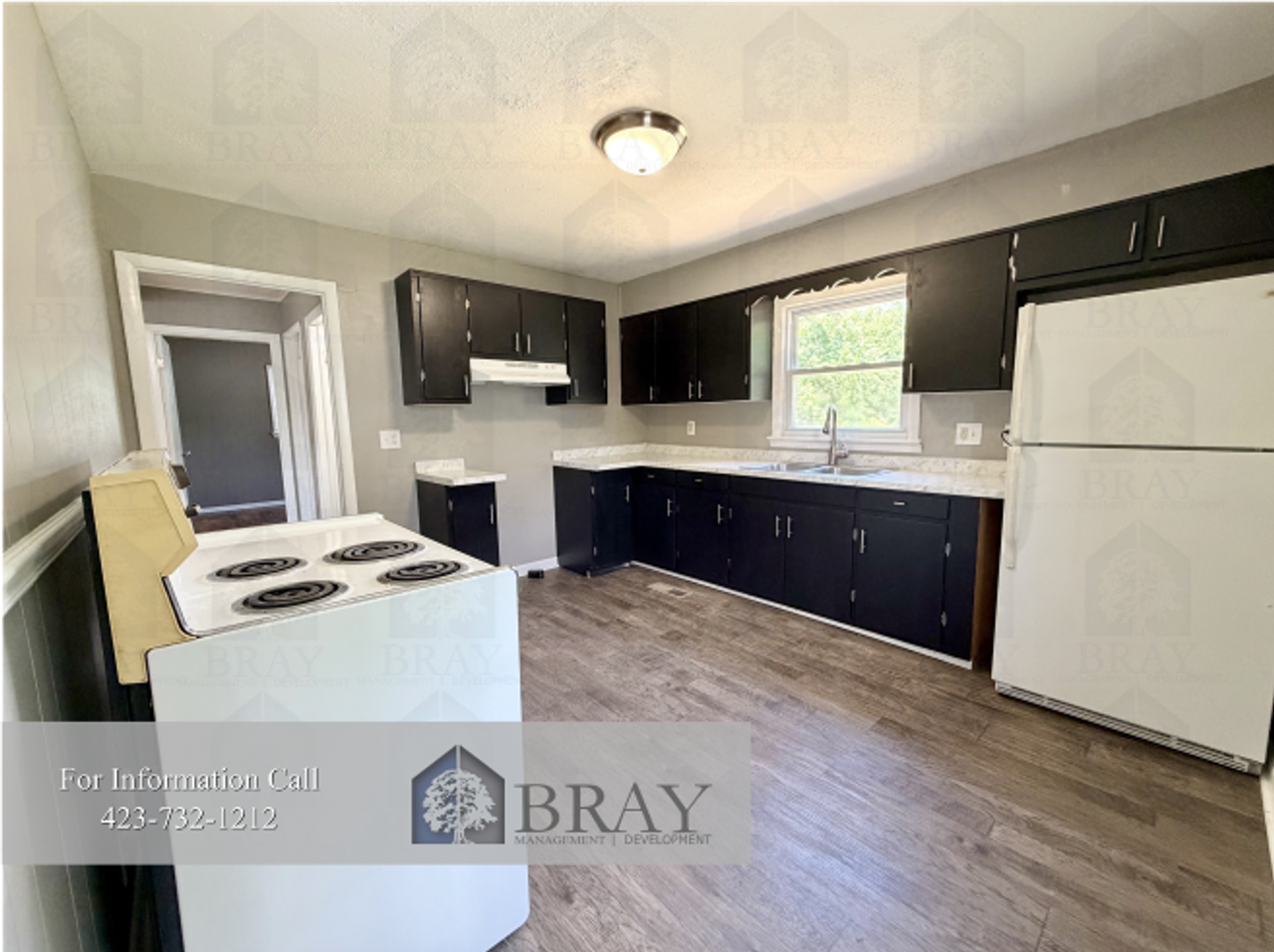 2412 Stewart St - Photo 5 of 14