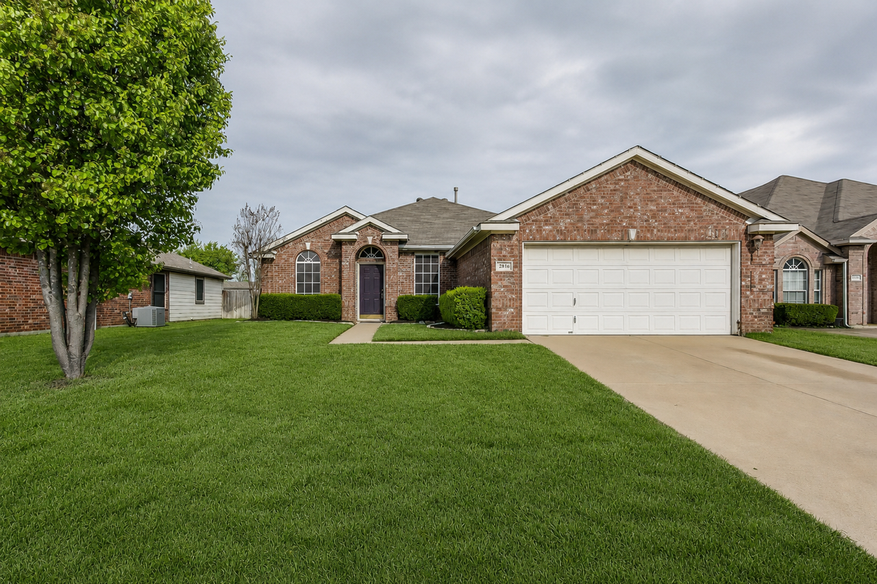 2816 Oakdale Dr