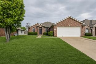 2816 Oakdale Dr - Photo 1 of 1