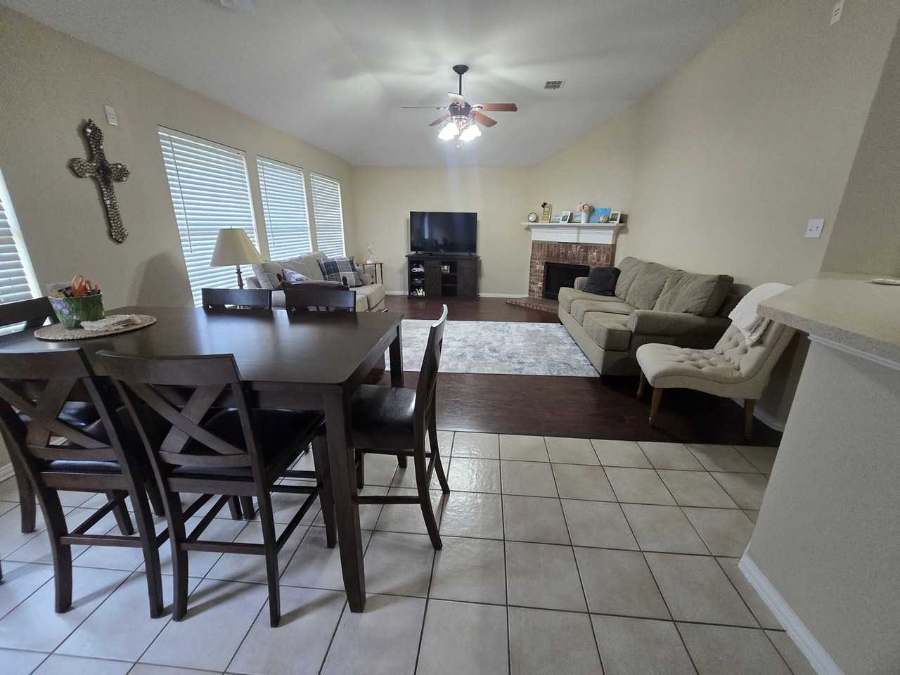 2816 Oakdale Dr - Photo 2 of 23