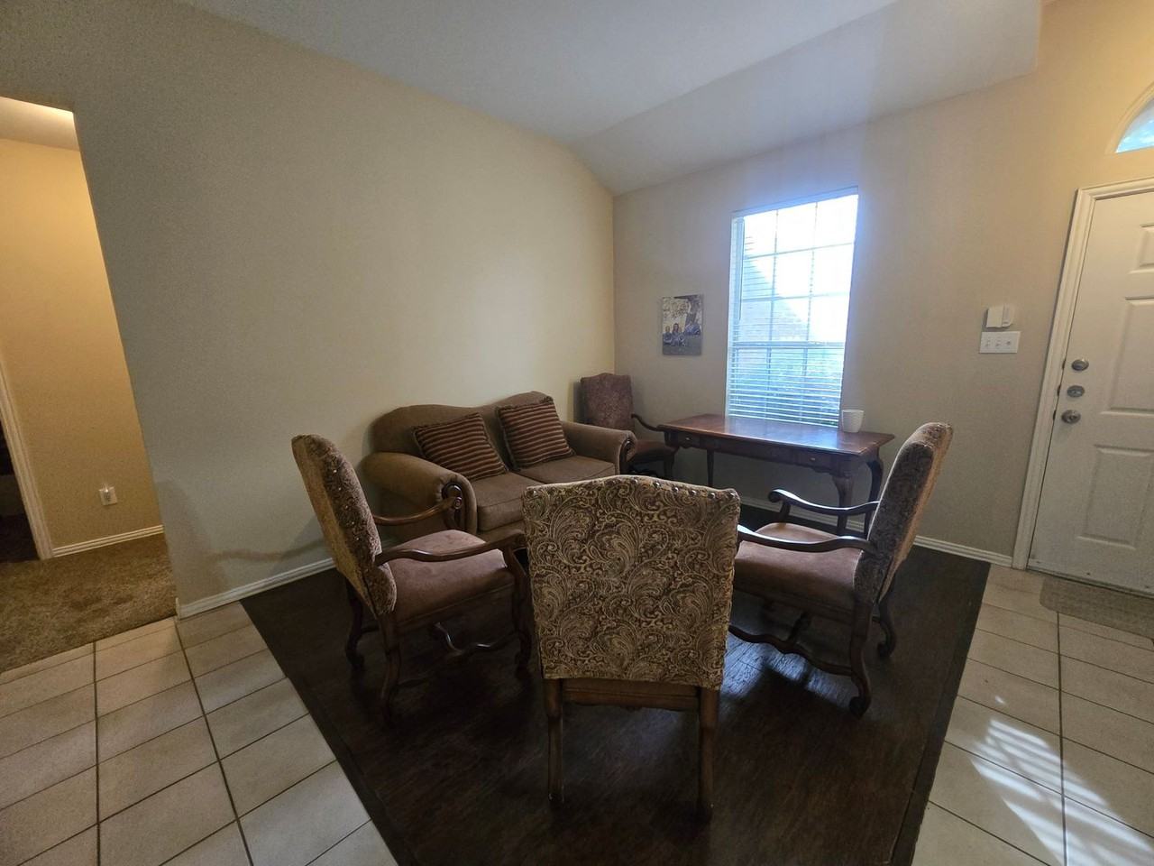 2816 Oakdale Dr - Photo 4 of 23