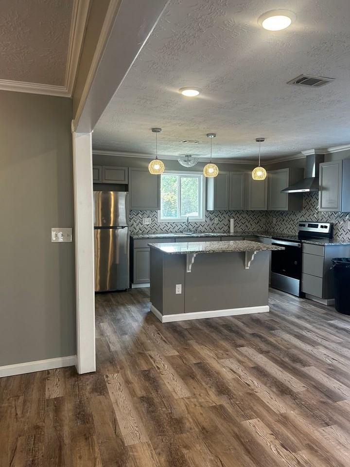 3320 Hillis Rd - Photo 4 of 9