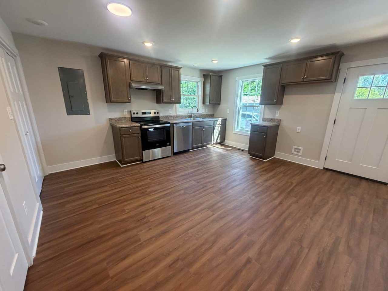 460 Highland Ave - Photo 3 of 11