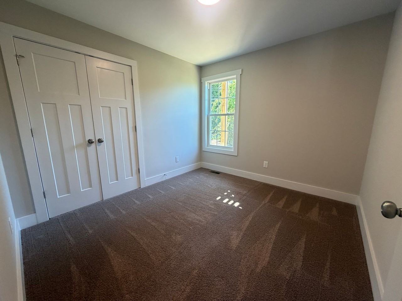 460 Highland Ave - Photo 5 of 11