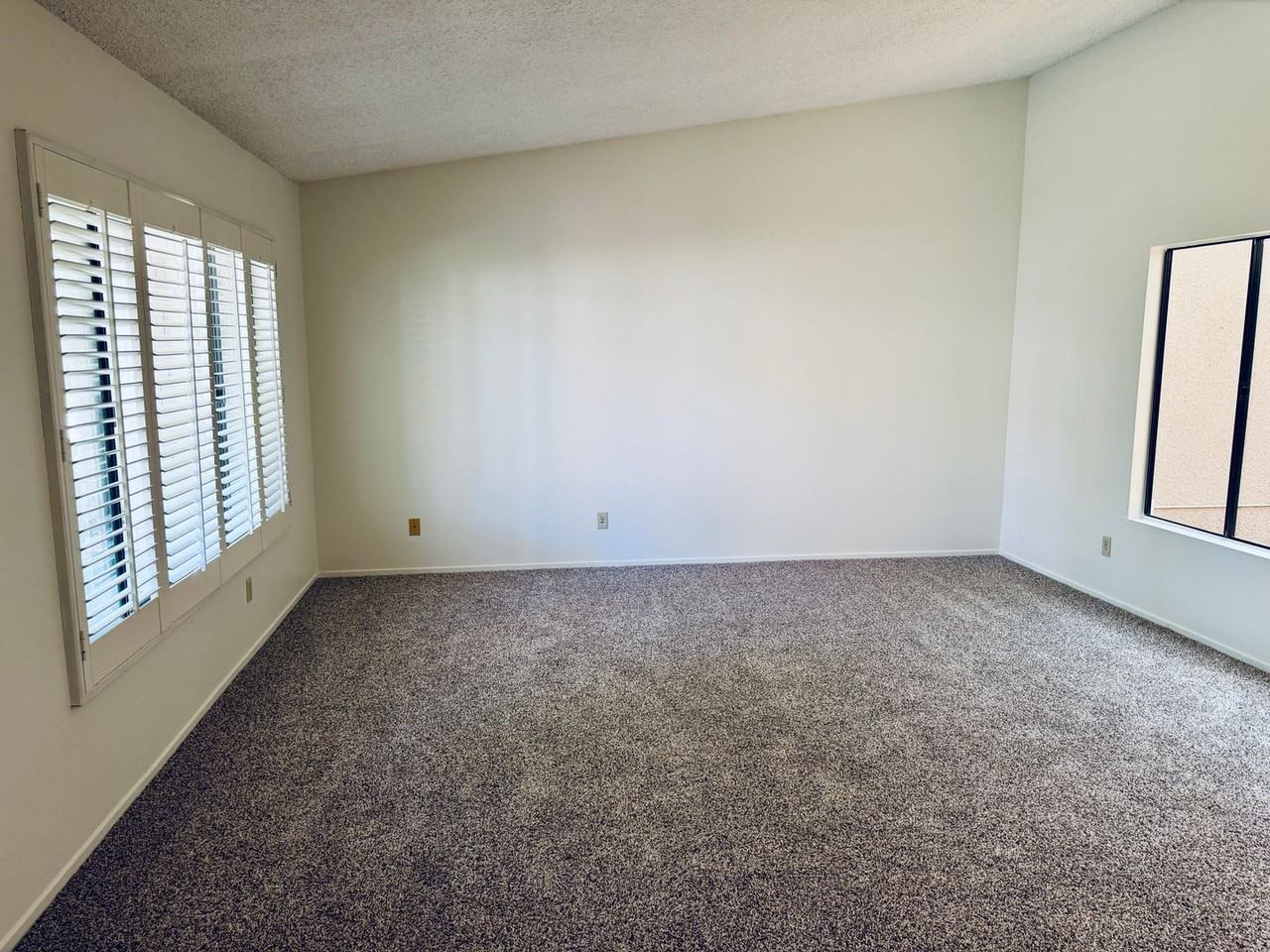 8933 Modesto Cir #1215B - Photo 3 of 29