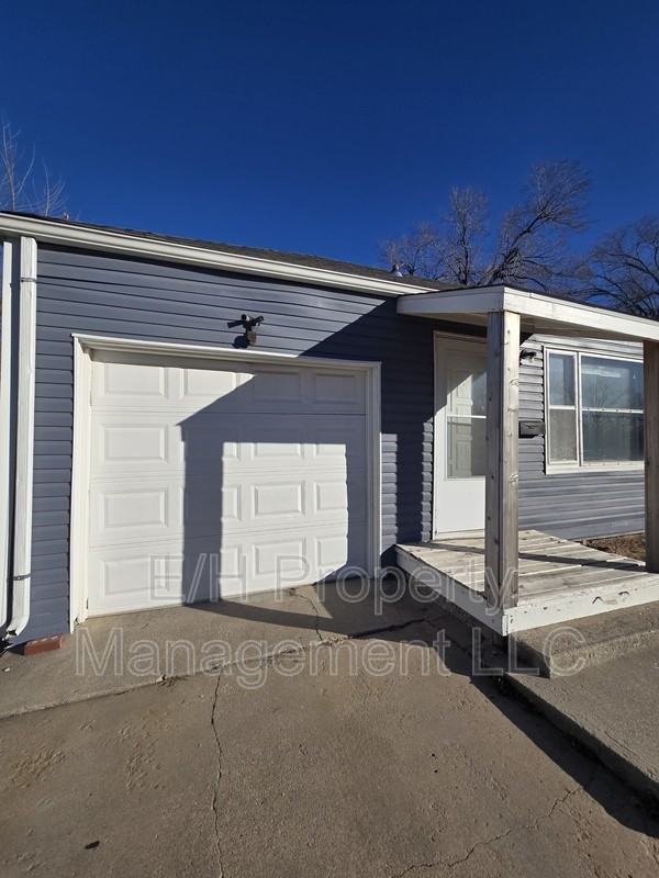 1642 N Erie St - Photo 2 of 10