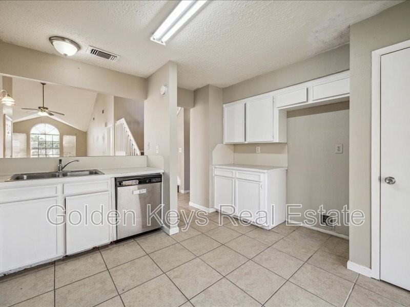 10743 Staghill Dr - Photo 7 of 16