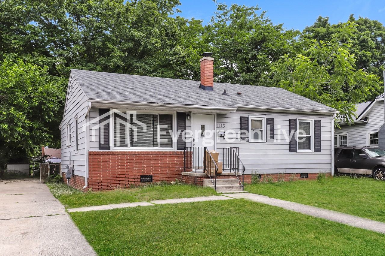 1113 Cedrow Dr - Photo 2 of 15