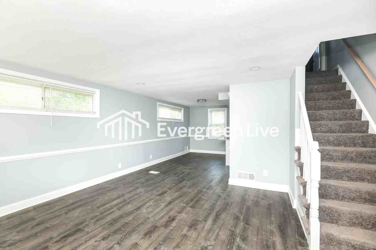 3412 Fleetwood Ave - Photo 2 of 15