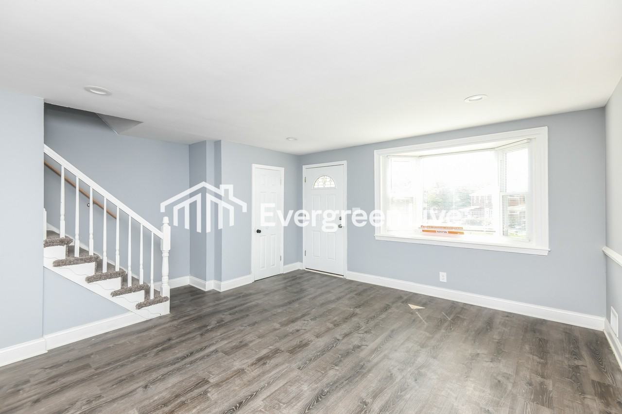 3412 Fleetwood Ave - Photo 3 of 15