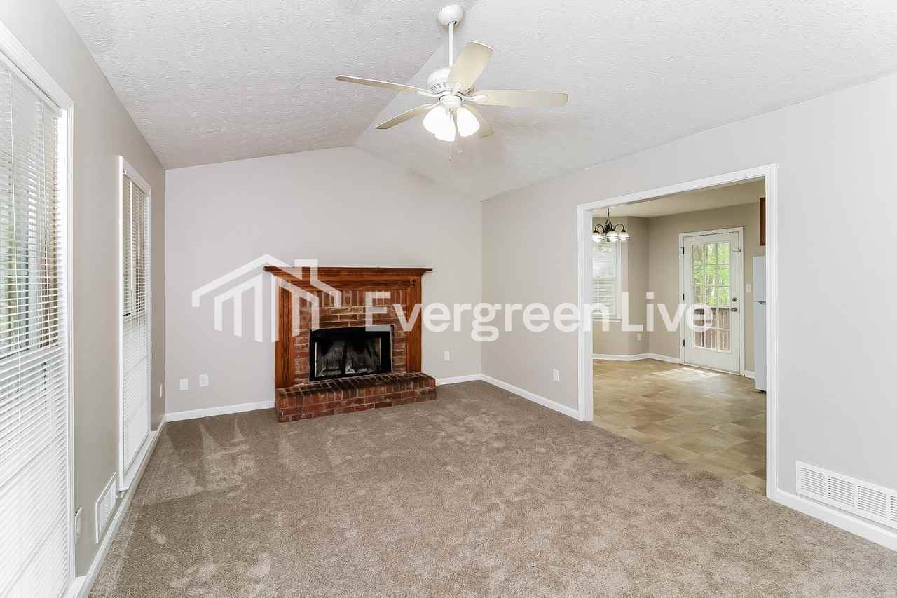 217 Robin Hood Dr - Photo 2 of 15