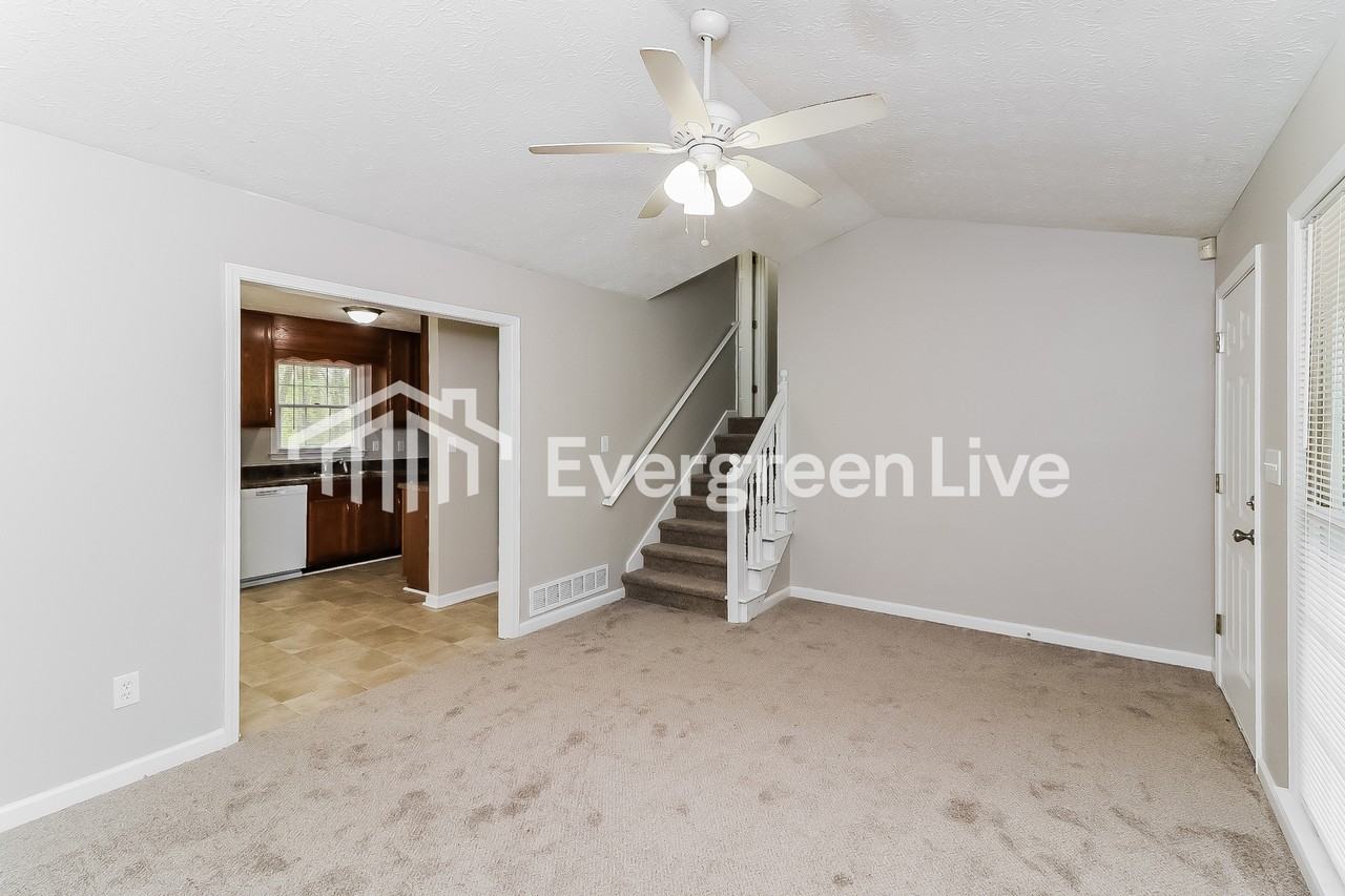 217 Robin Hood Dr - Photo 3 of 15