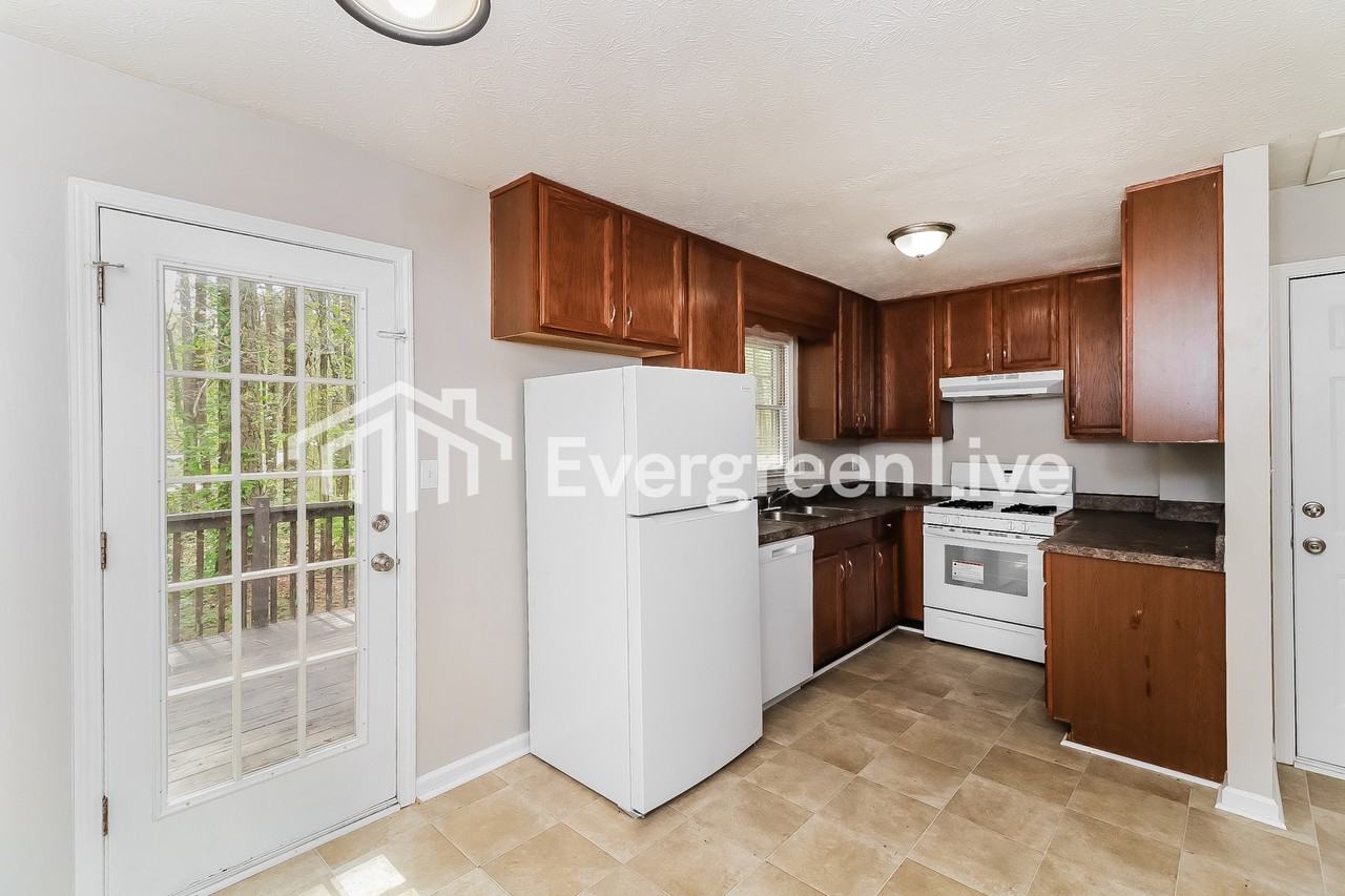 217 Robin Hood Dr - Photo 7 of 15