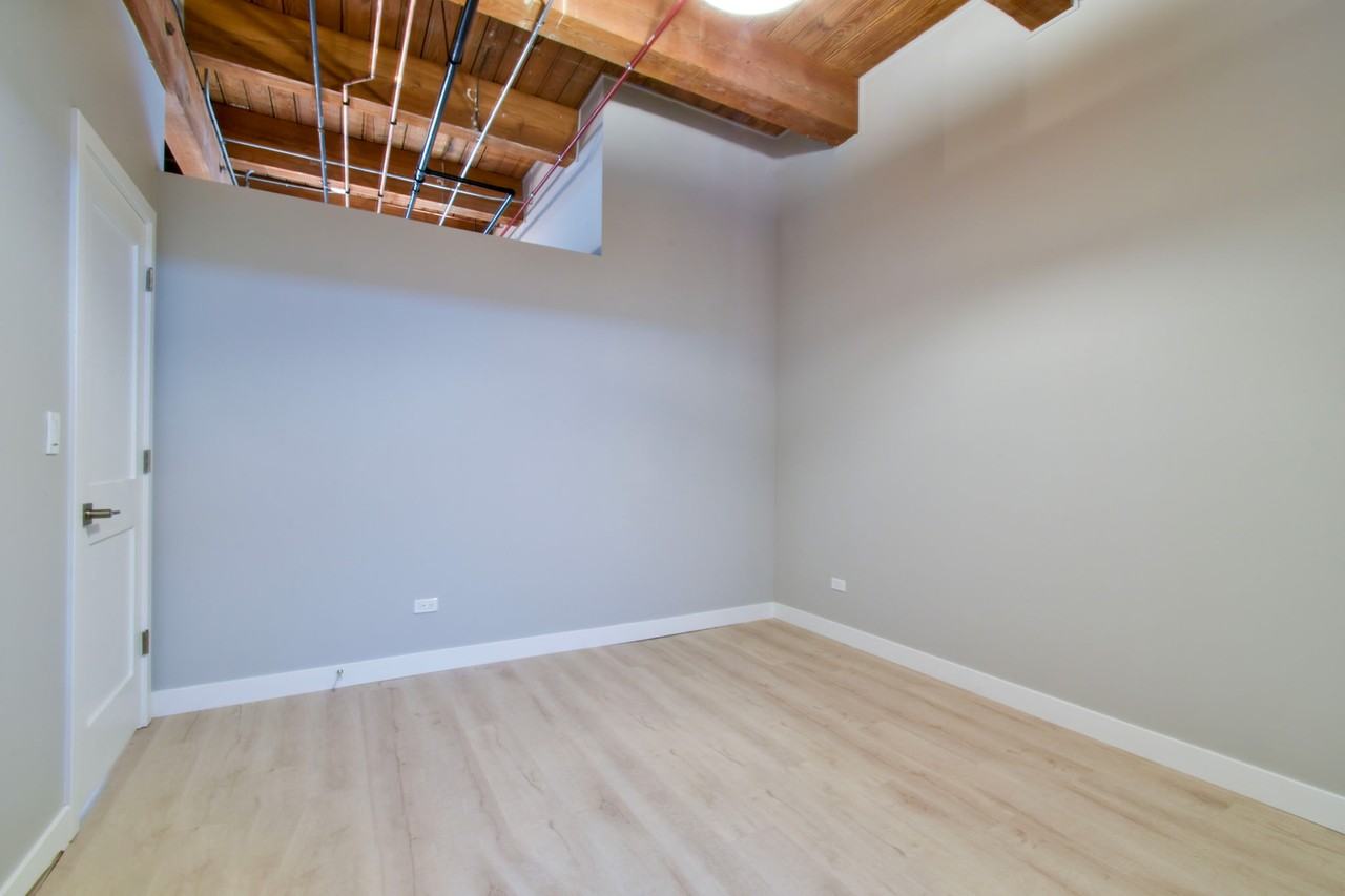 11 E Illinois St #401 - Photo 6 of 7