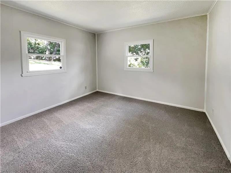1202 Clifton Ave - Photo 5 of 15