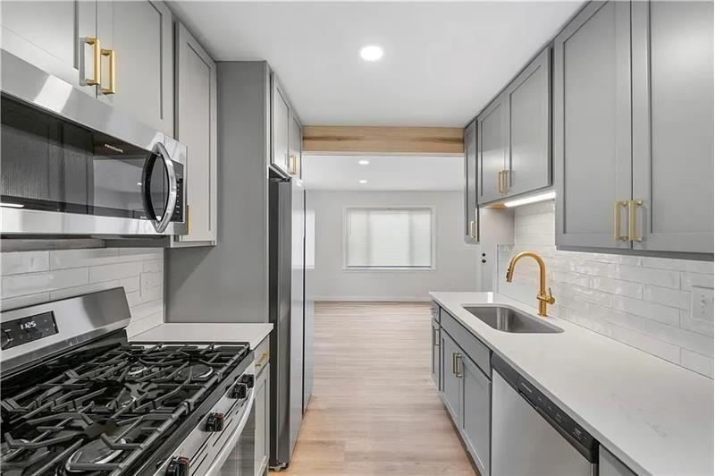 13410 Wainfleet Ave - Photo 6 of 16